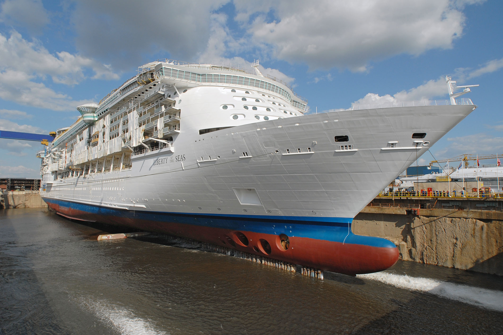 Liberty_of_the_Seas_Bow